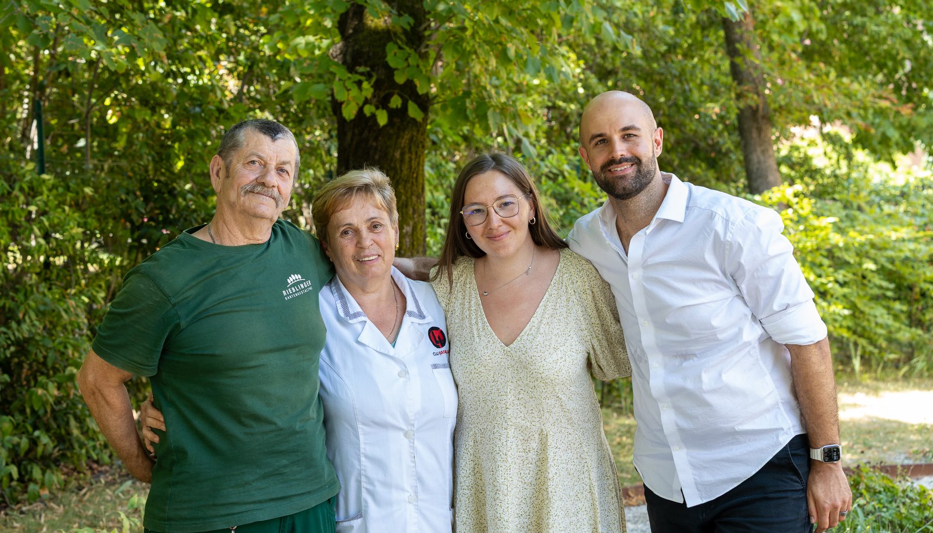 Öregdiák találkozó a világ két végén